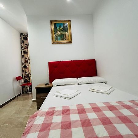 Hostal Granvia 628 برشلونة المظهر الخارجي الصورة