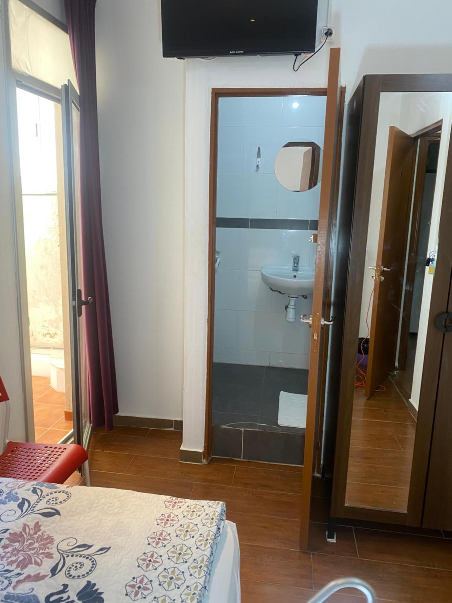 Hostal Granvia 628 برشلونة المظهر الخارجي الصورة